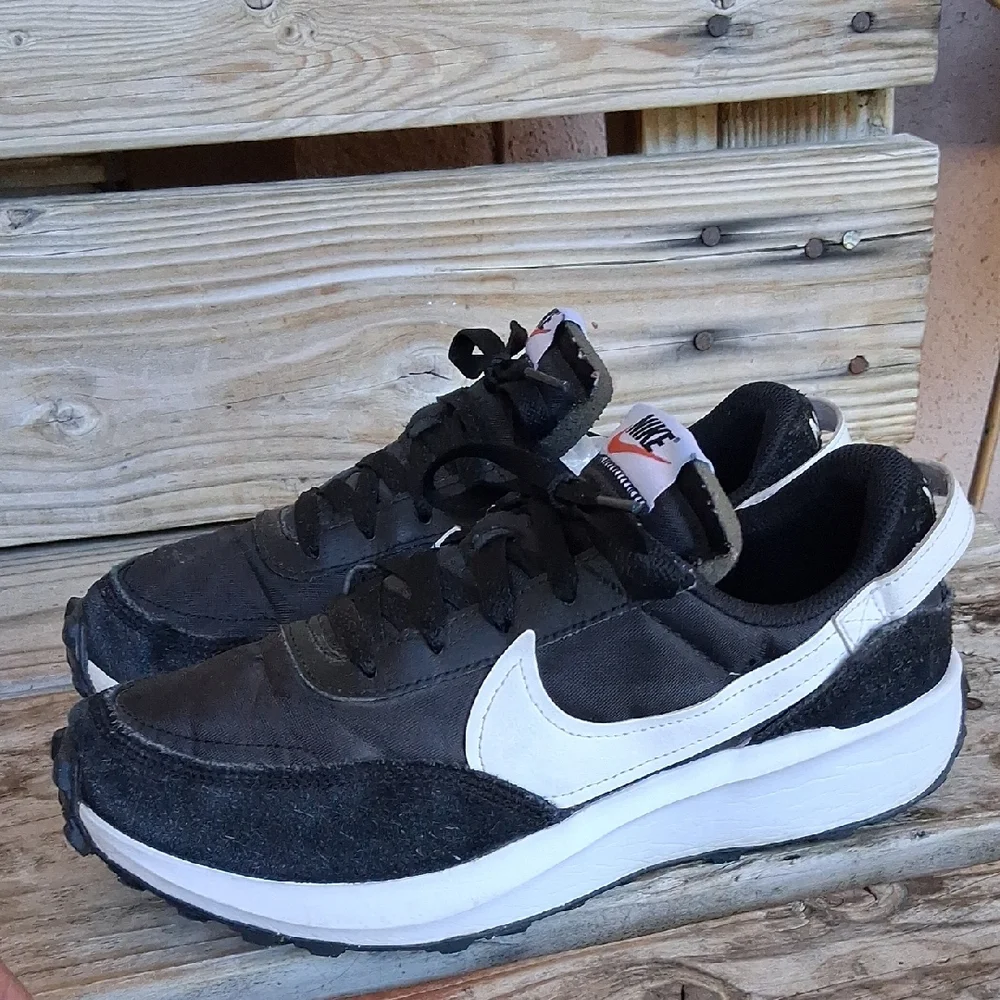 Nike Black and White Women's Sneakers
